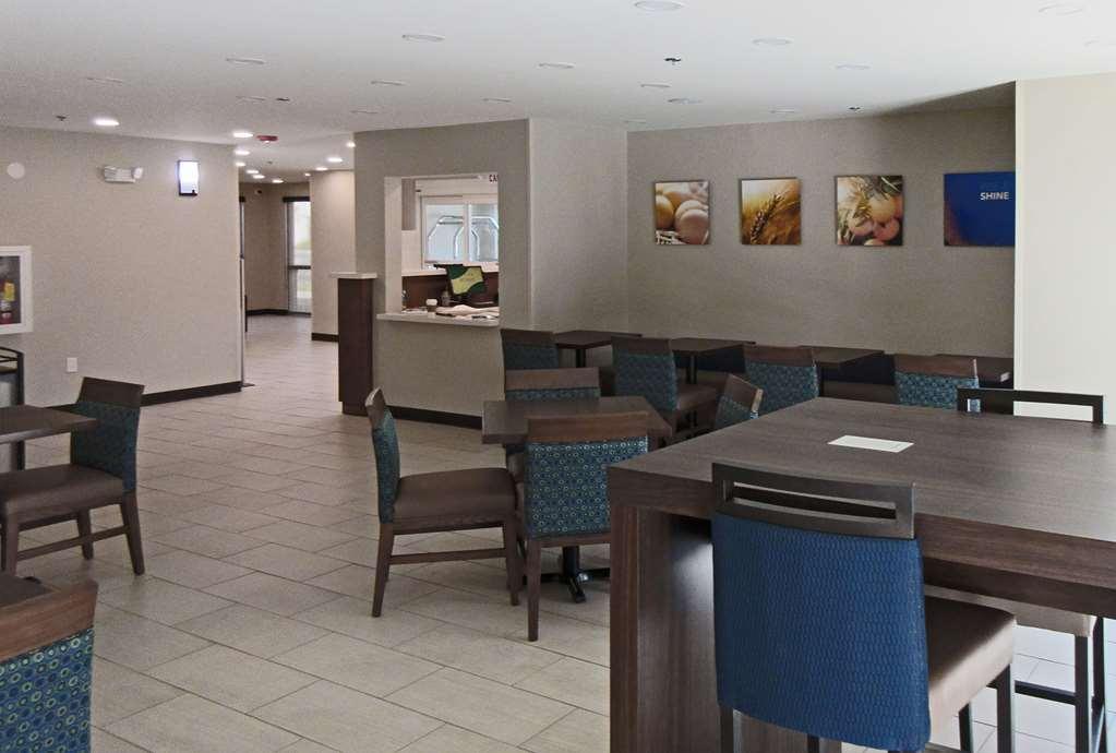 Comfort Inn & Suites Brunswick Bagian luar foto