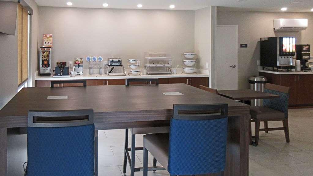 Comfort Inn & Suites Brunswick Bagian luar foto