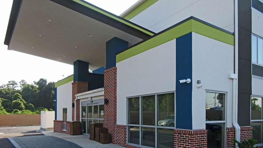 Comfort Inn & Suites Brunswick Bagian luar foto